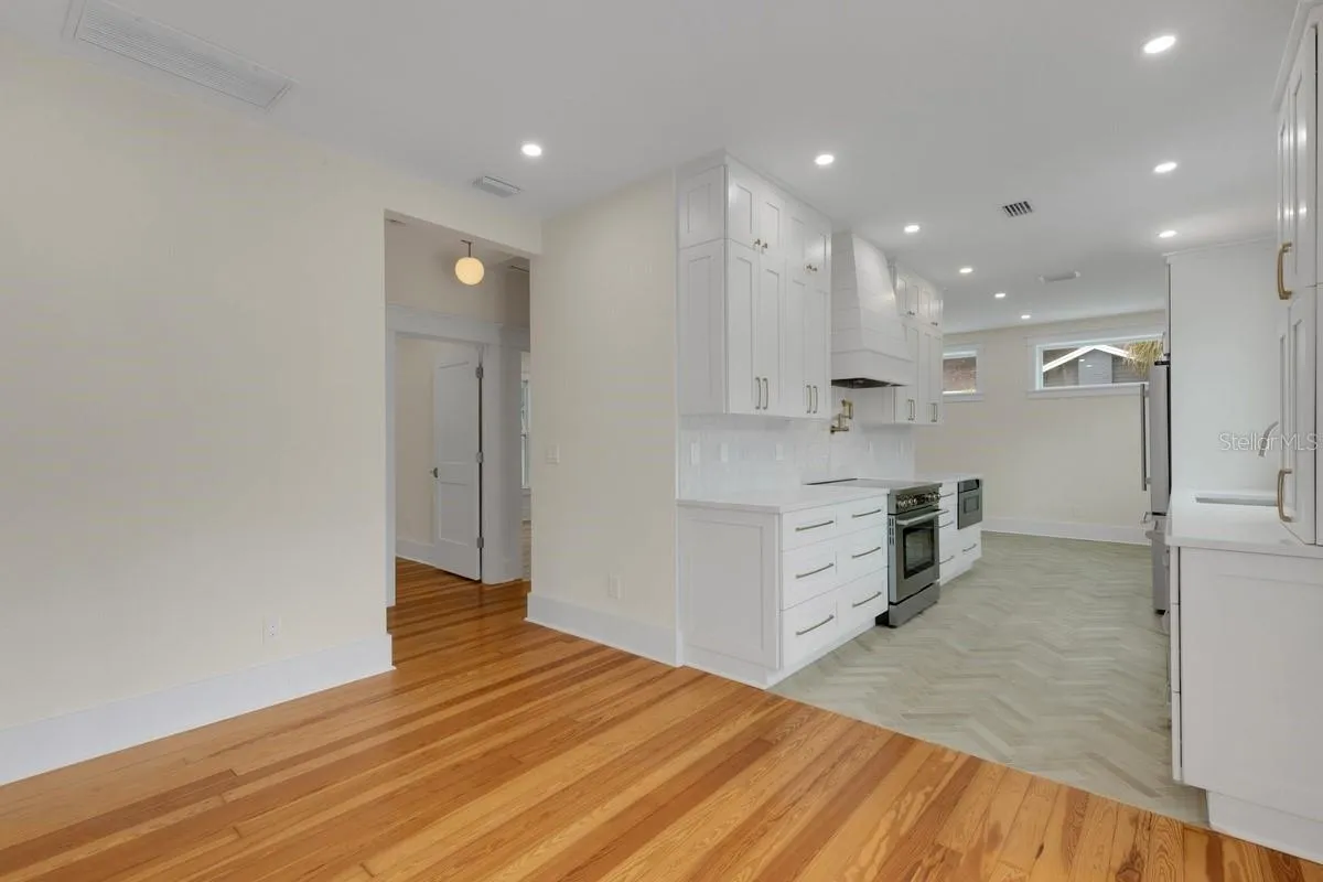 Kitchen / Dining