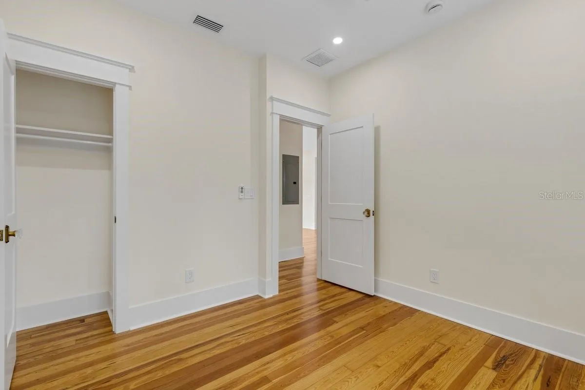 Guest Entry / Closet