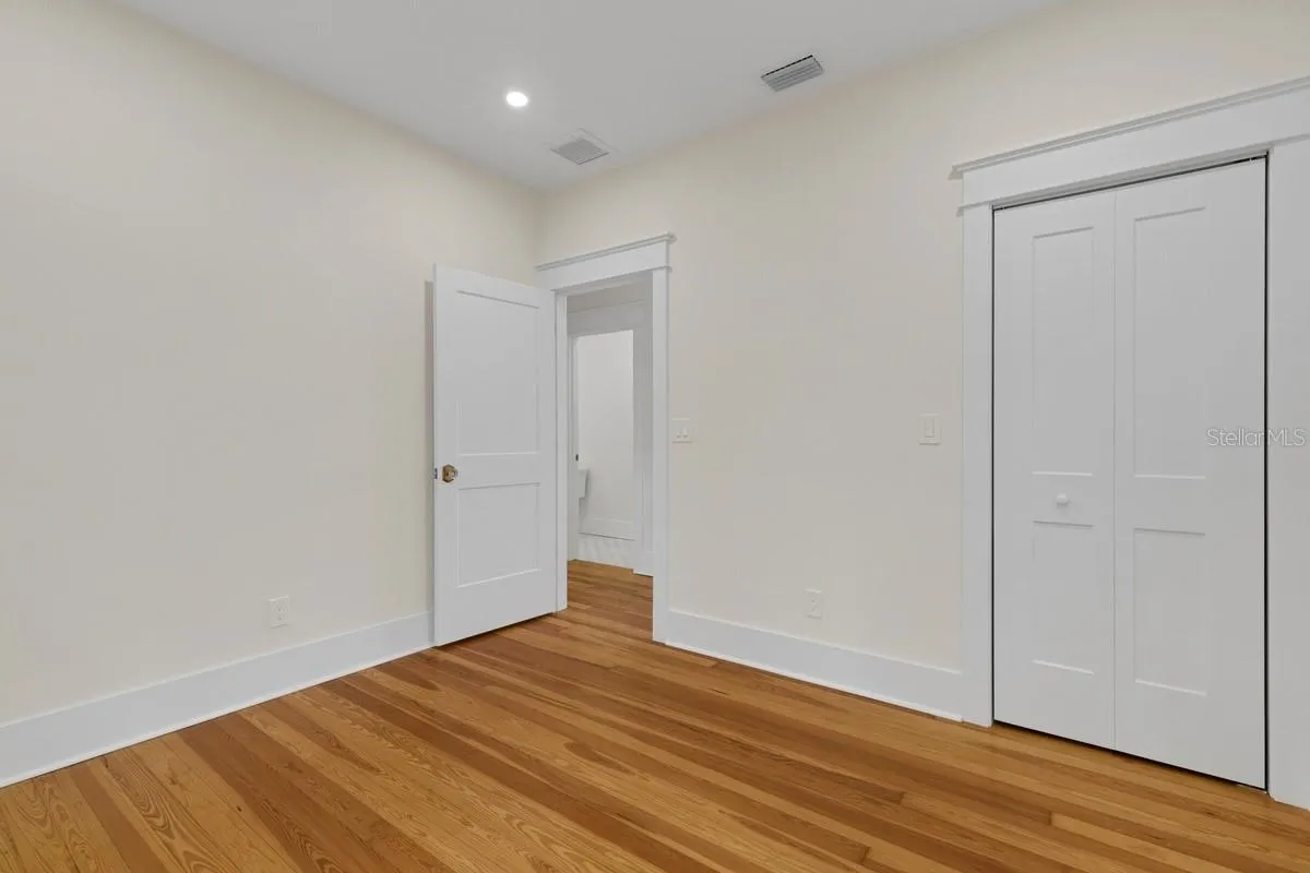 Office Entry / Closet