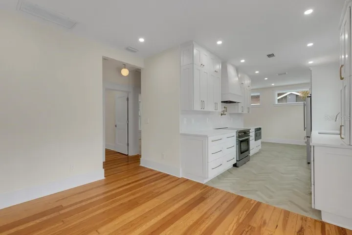 Kitchen / Dining