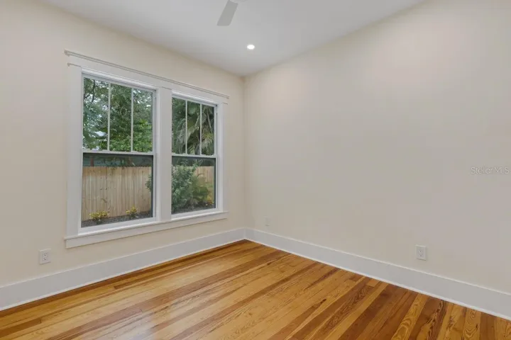 Guest / 2nd Bedroom