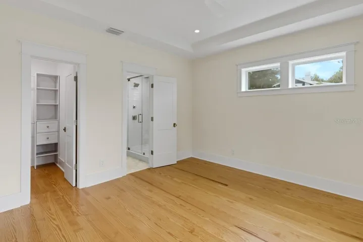 Bath / Closet Access