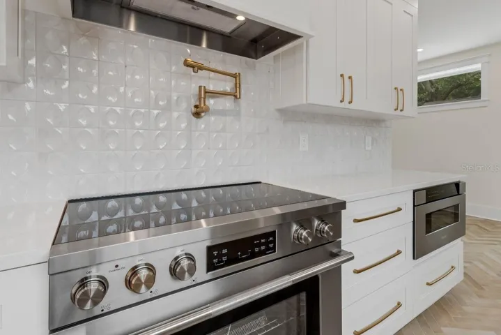 Range-Hood-Pot Filler