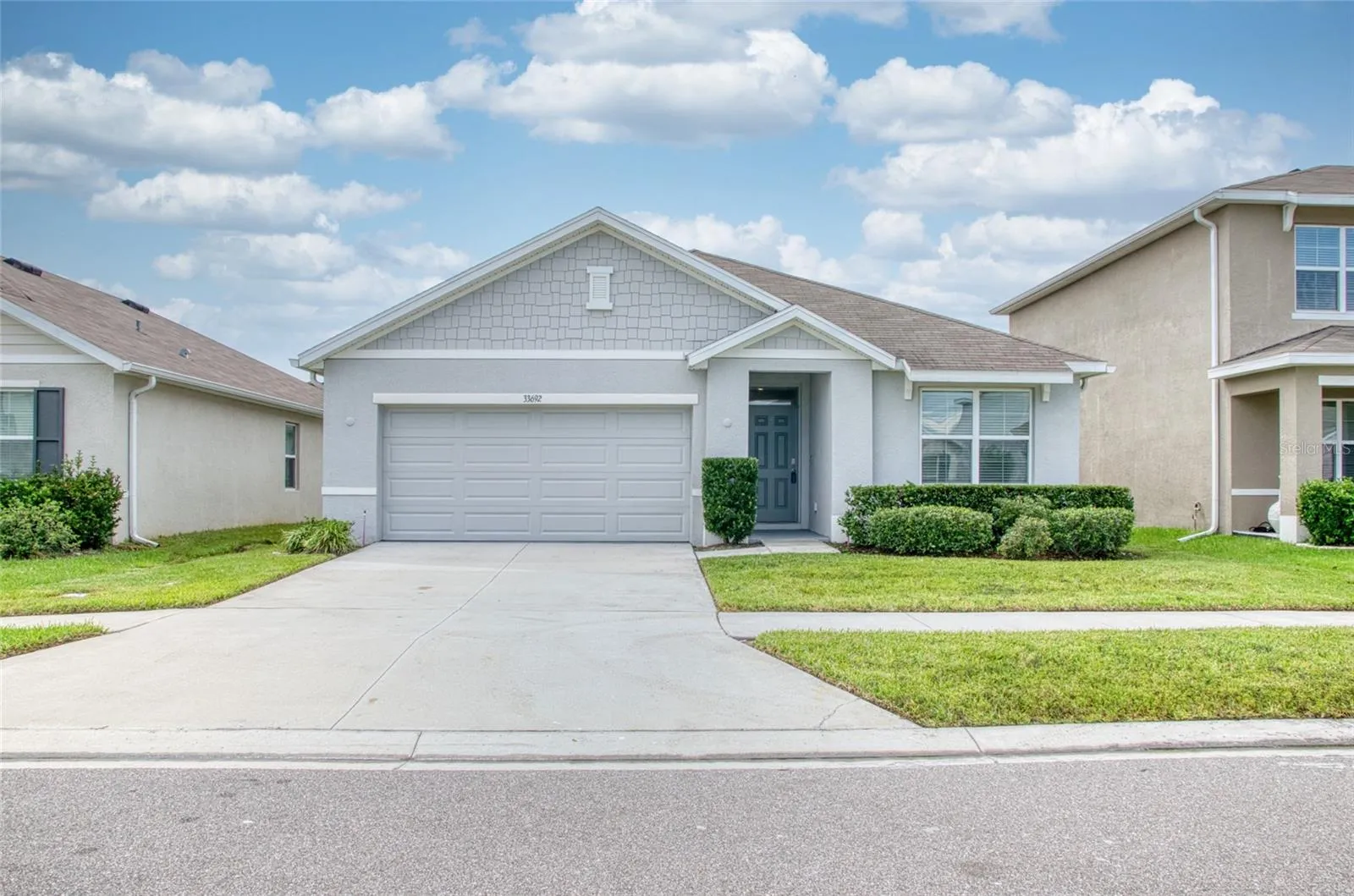 For Rent - 3 Beds - 2 Baths - Wesley Chapel, FL