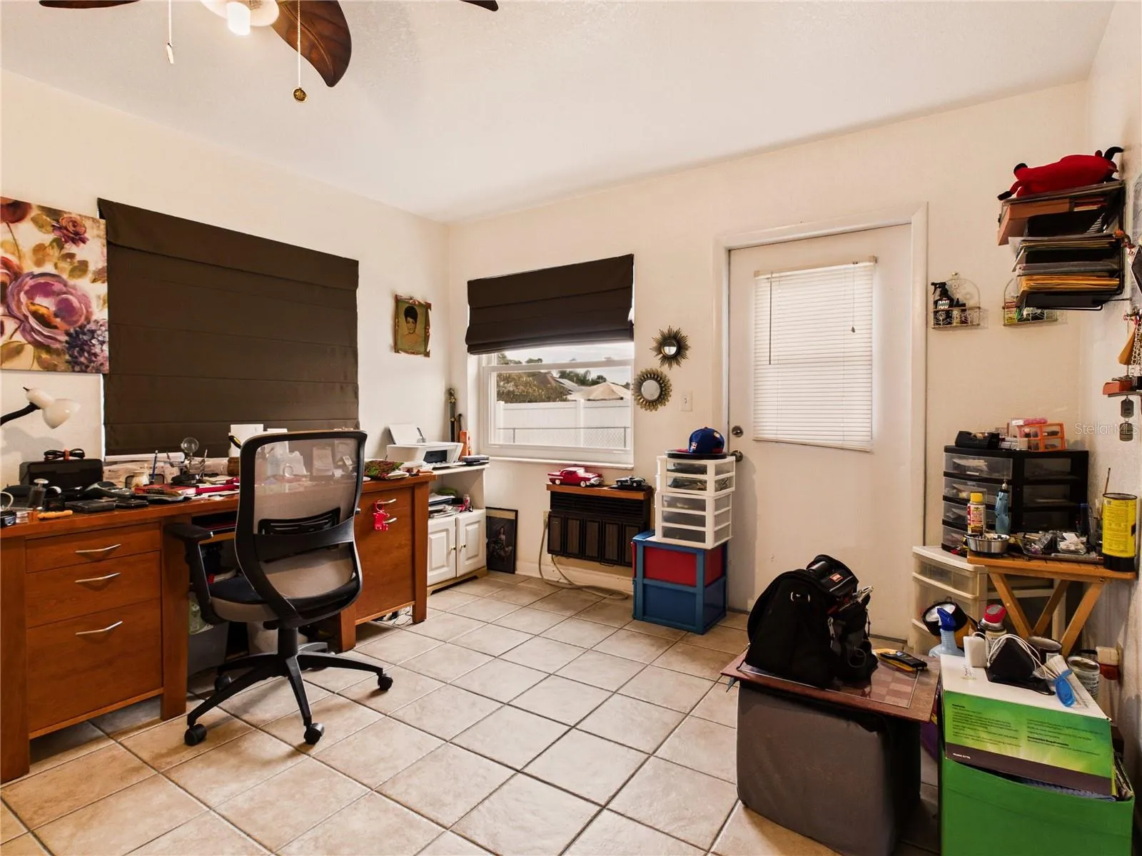 Bonus room. Bedroom/office/den