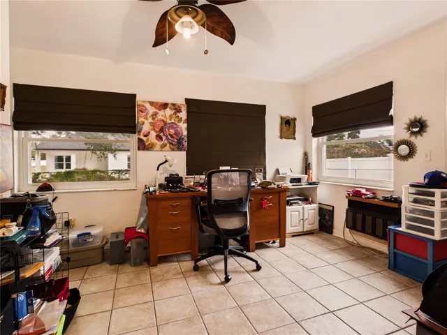 Bonus room. Bedroom/office/den