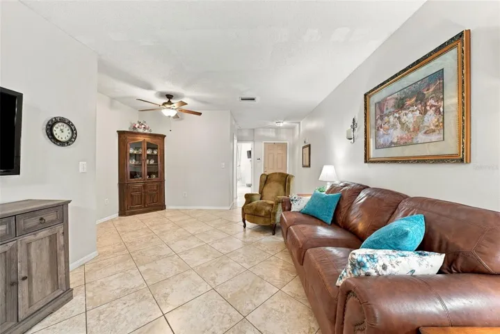 LIVINGROOM 1