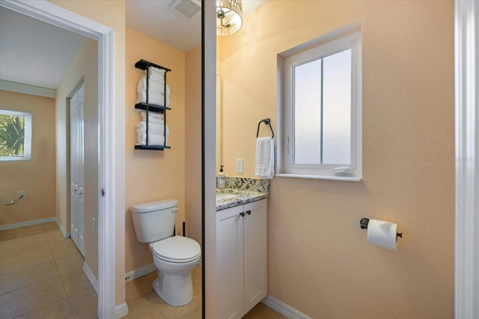 EN SUITE SHOWER BATHROOM