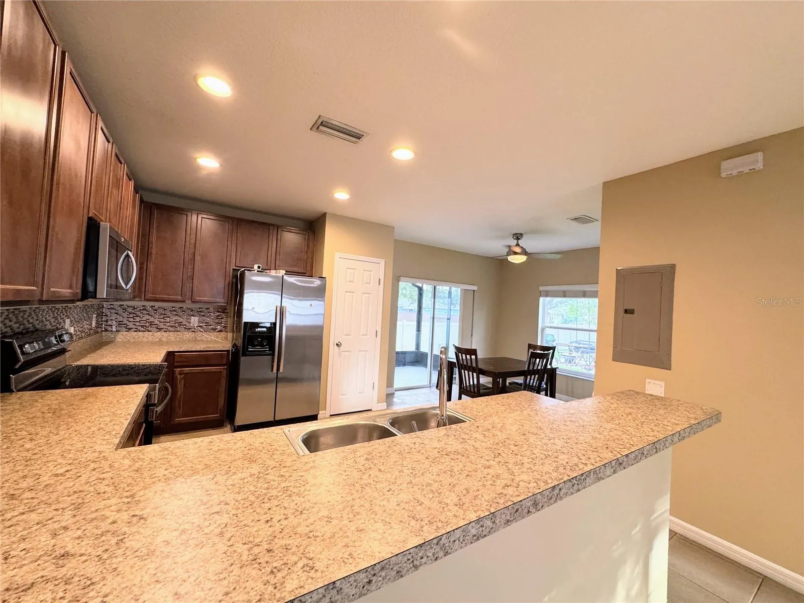 Kitchen &amp; Dining