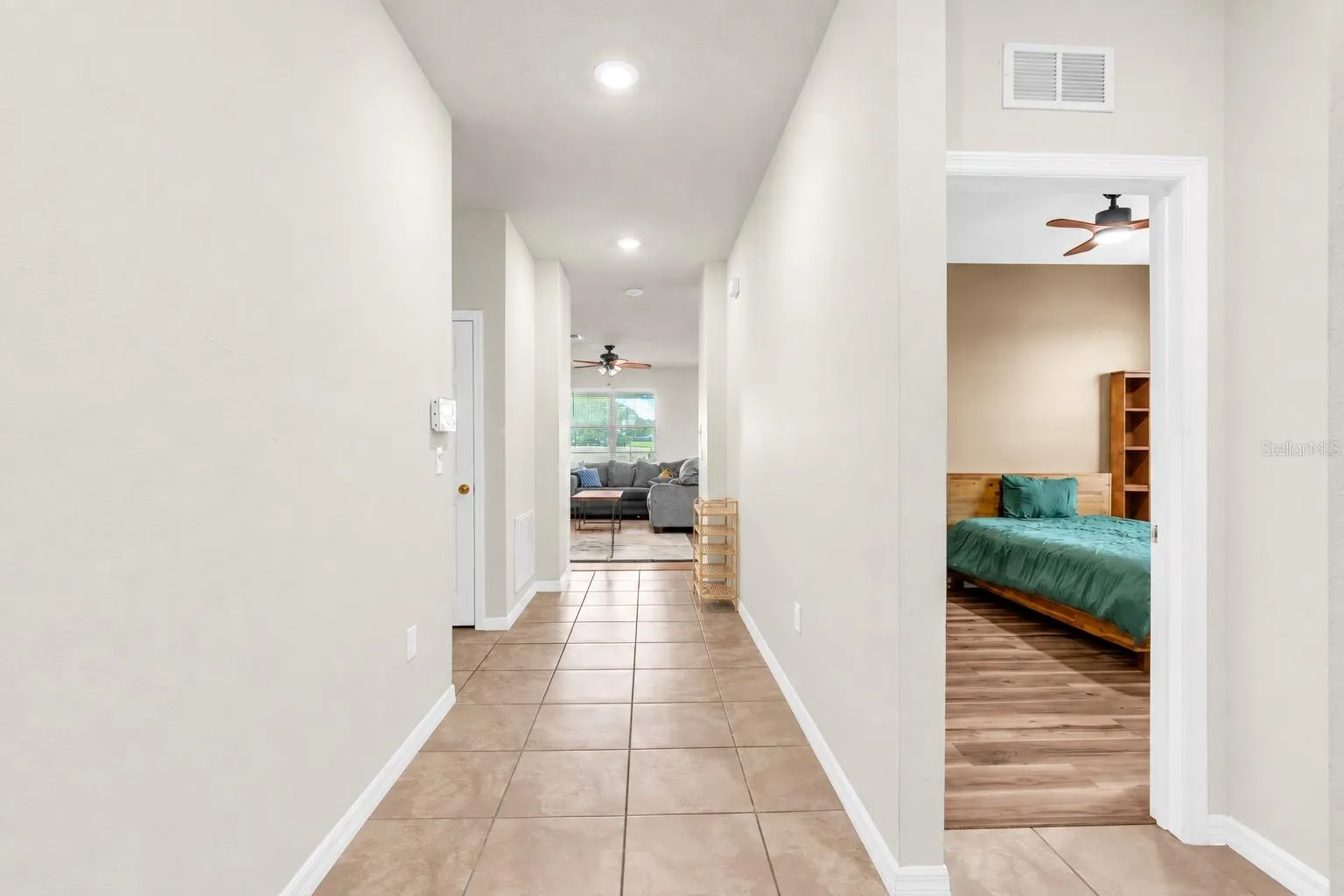 wall to guest beds