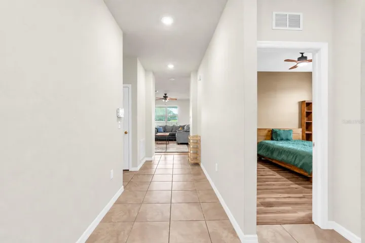wall to guest beds