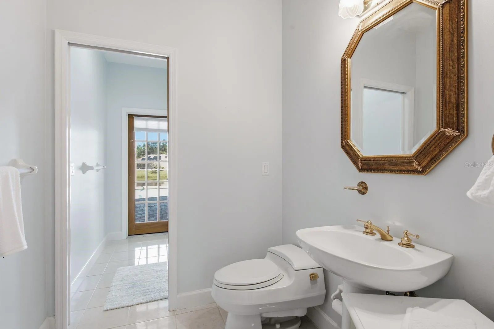 Pool / Guest Bathroom