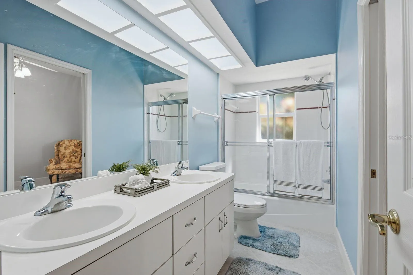 En Suite to the second bedroom