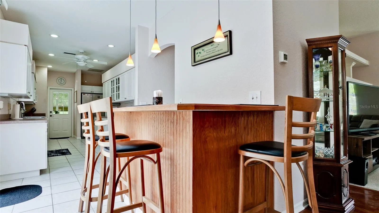 Custom bar between dining area &amp; kitchen