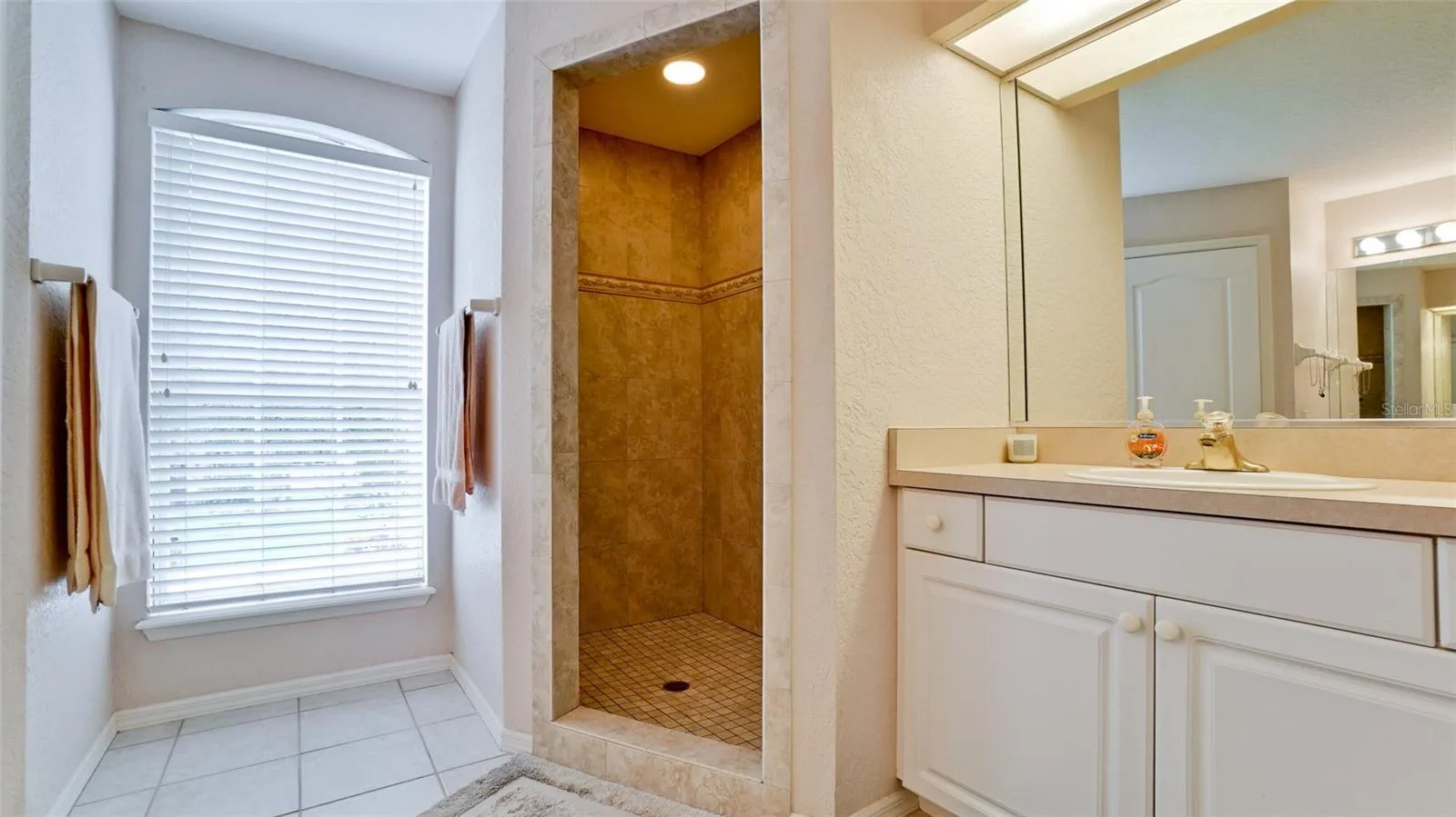 Dual vanities in primary