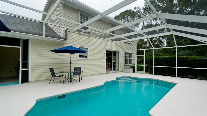 Plenty of deck area for lounge chairs &amp; patio furniture