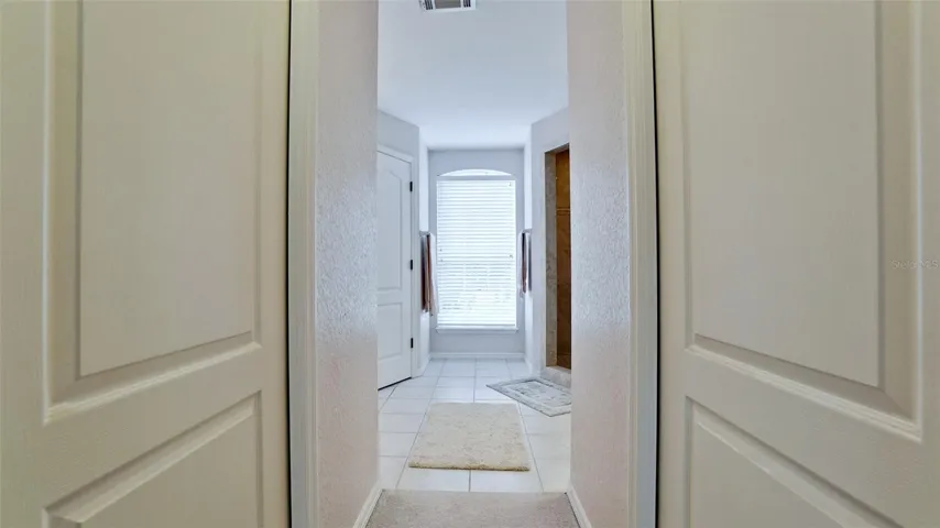 Dual primary closets upon entering ensute
