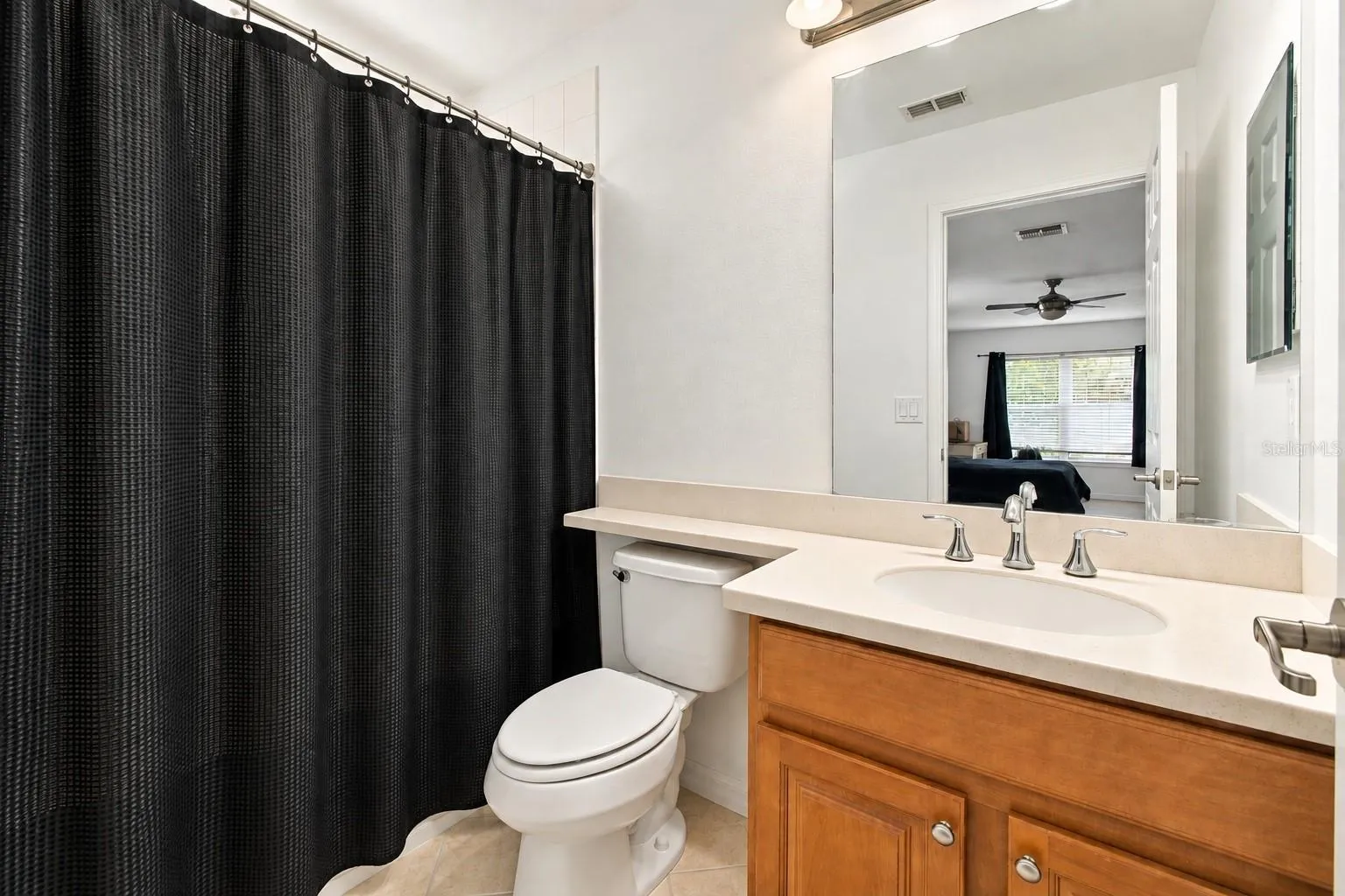 Upstairs full bathroom