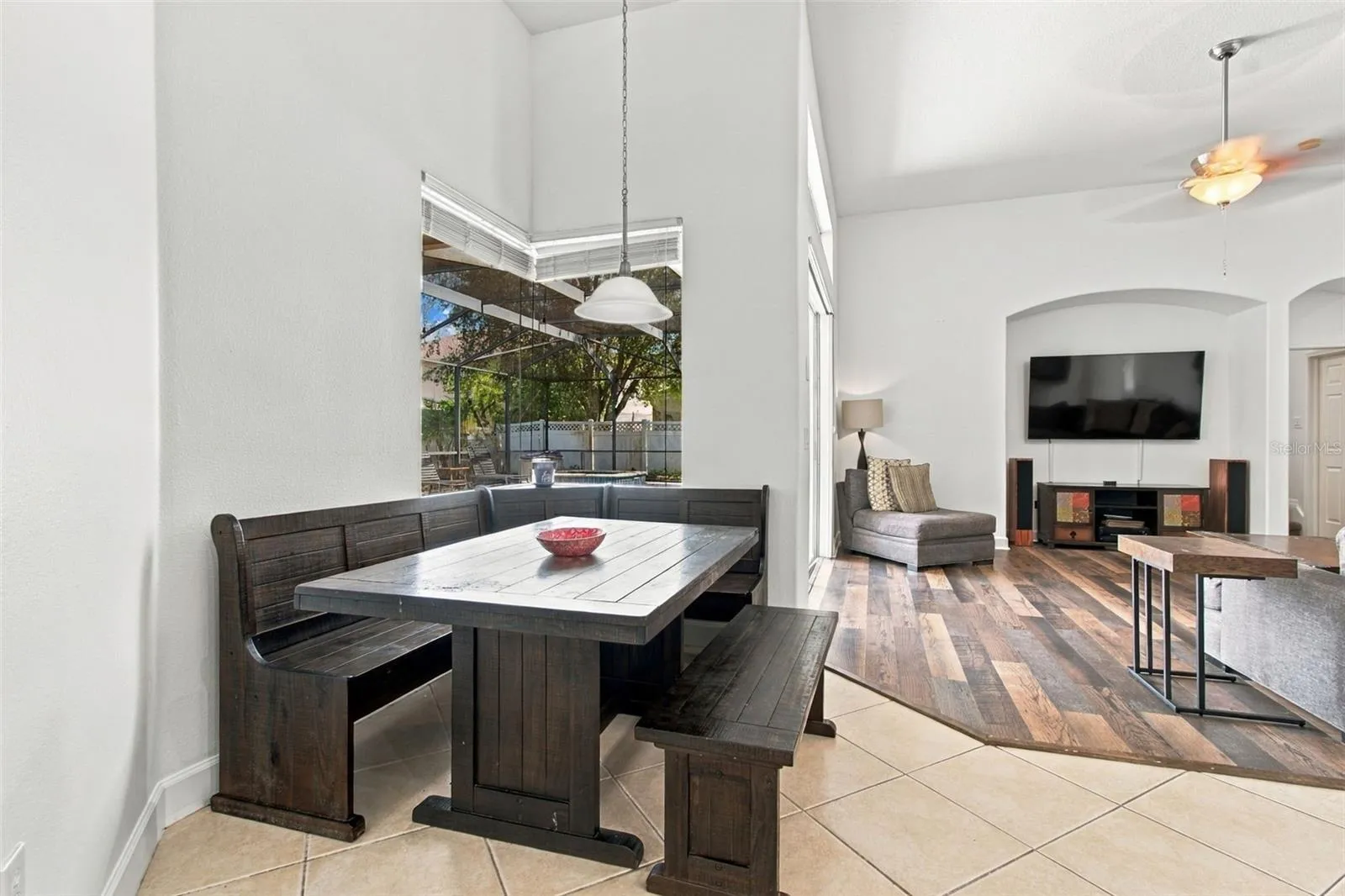 Kitchen dinette