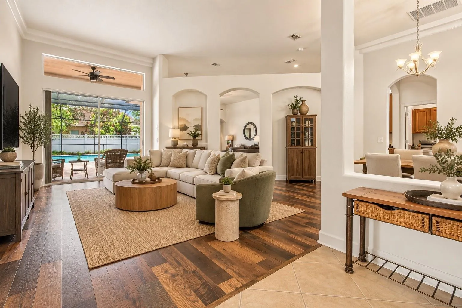 Living/dining combo