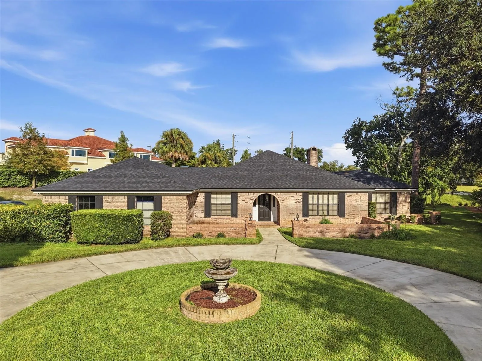 Front Entry & Driveway