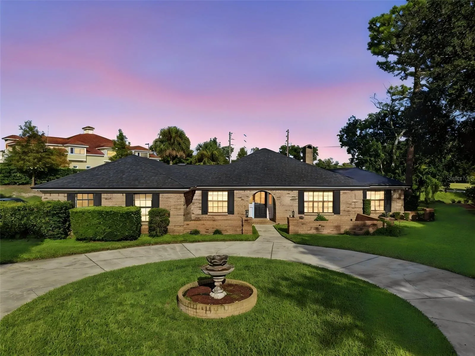 Front Entry & Driveway