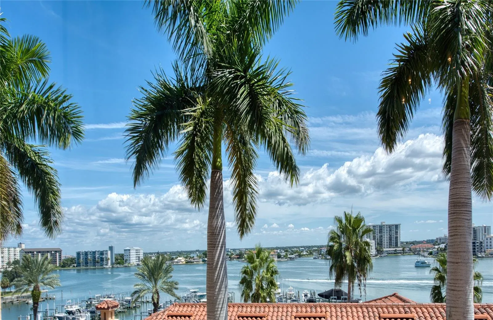 with direct facing Water Views