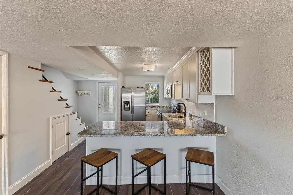Kitchen/Dining.