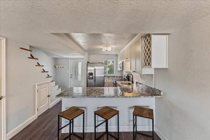 Kitchen/Dining.