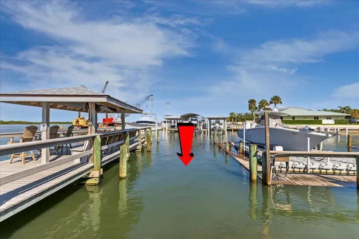 35' Boat Slip / 5-6' @ low tide.