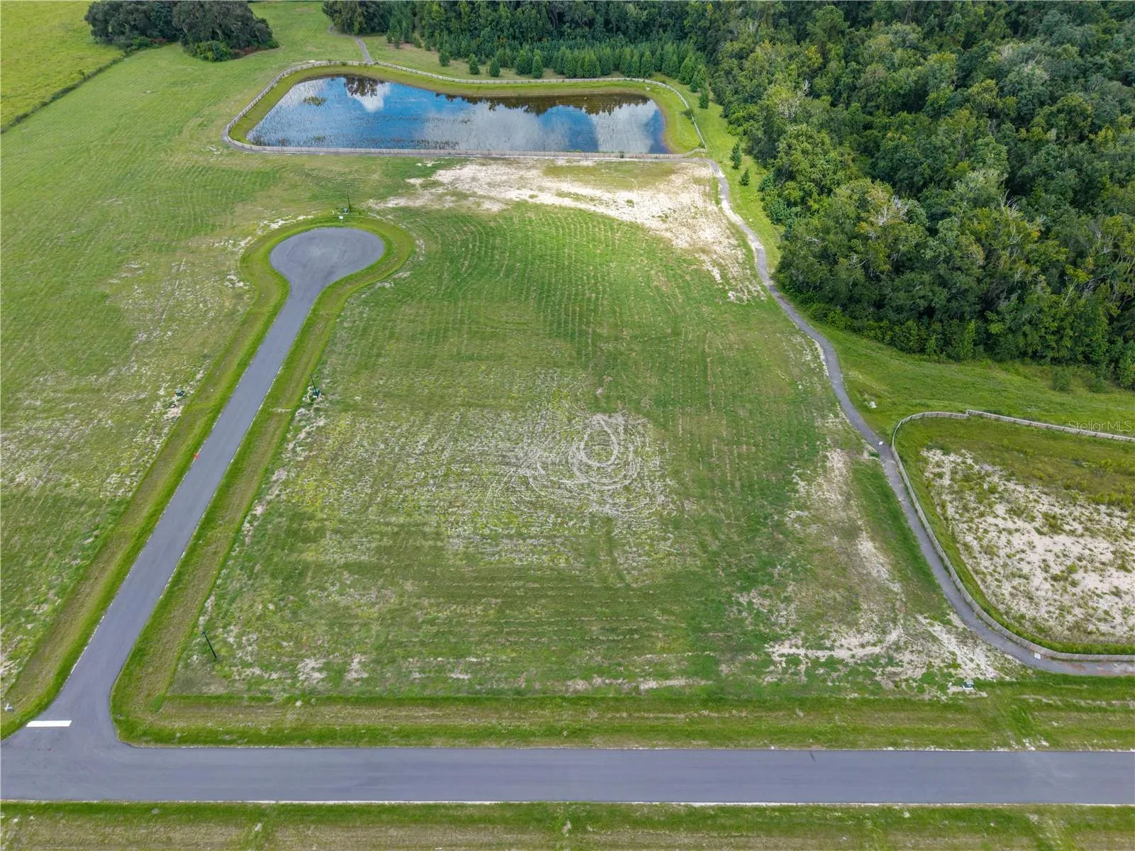 Cul De Sac East Lots, Walking Trail &amp; Retention Basins