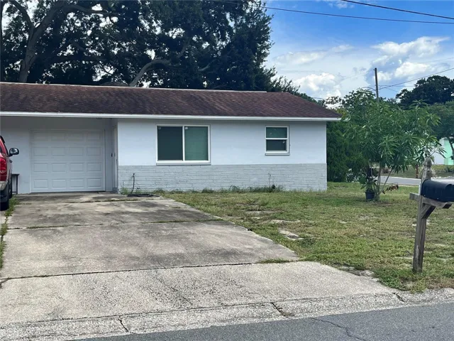 2 bedroom 1 bathroom with a 1 car garage for rent