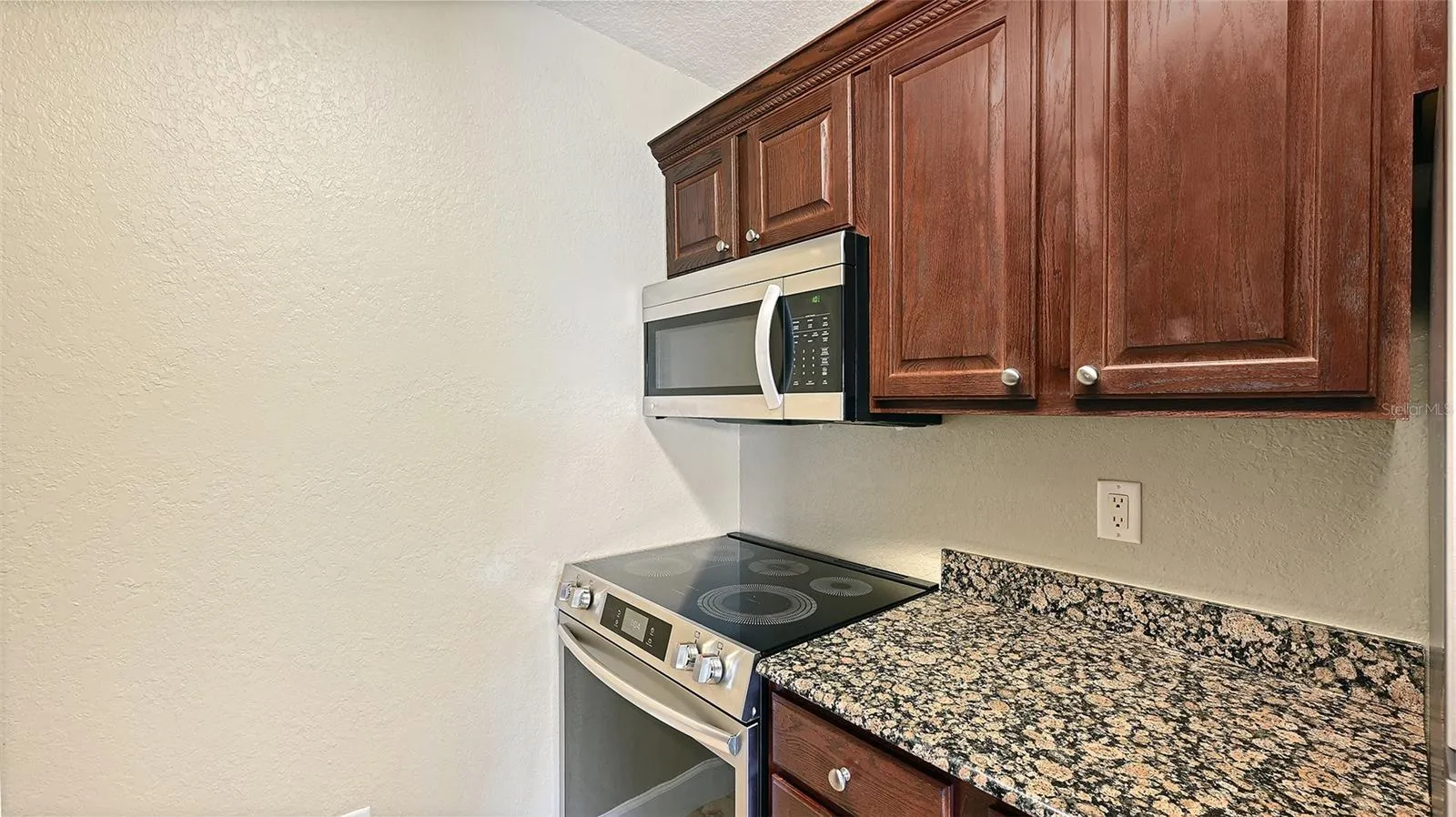 Kitchen, Wood Cabinets