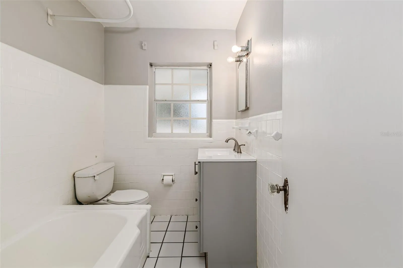 Guest / Hall Bathroom