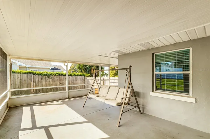 Screened Rear Patio