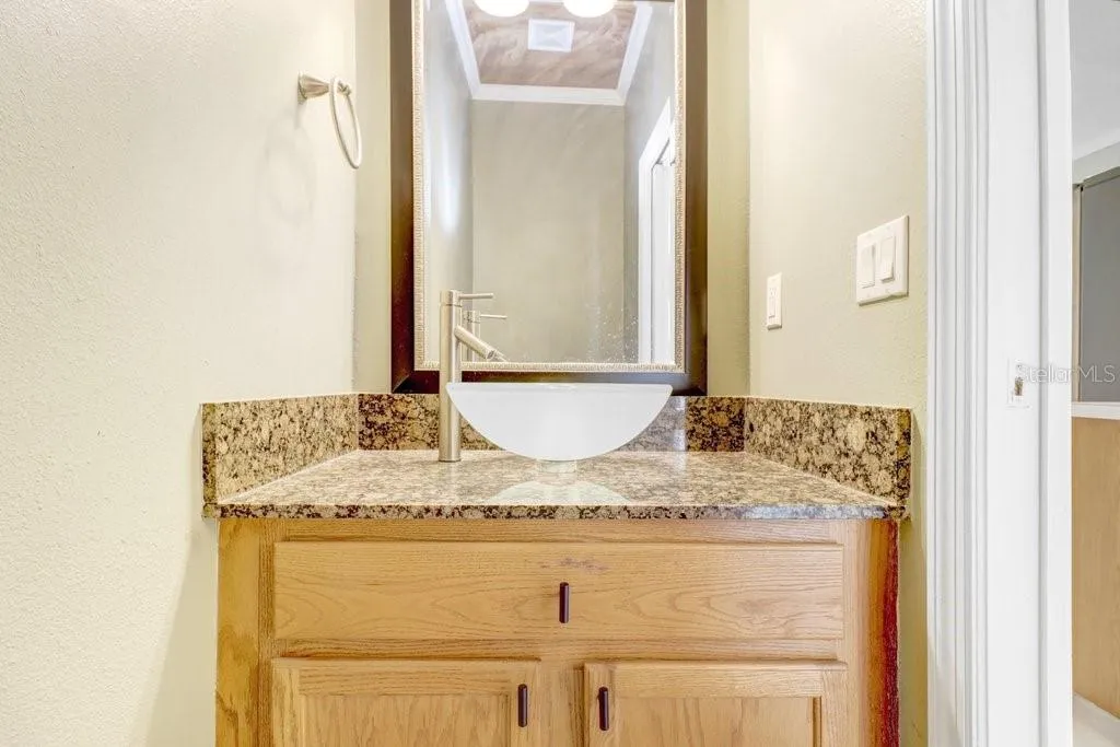 1/2 Bath