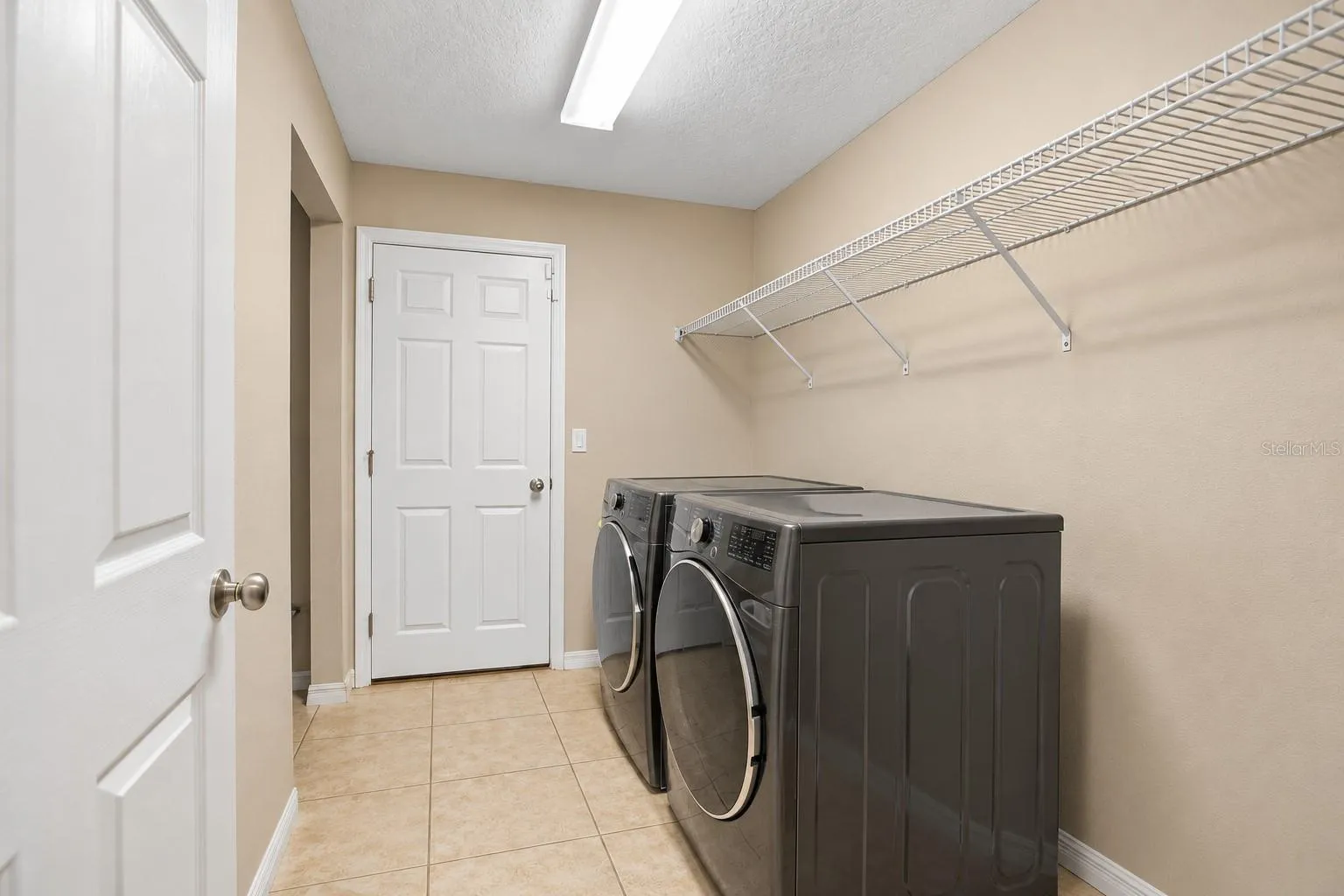LAUNDRY ROOM- VIRTUALL STAGGED