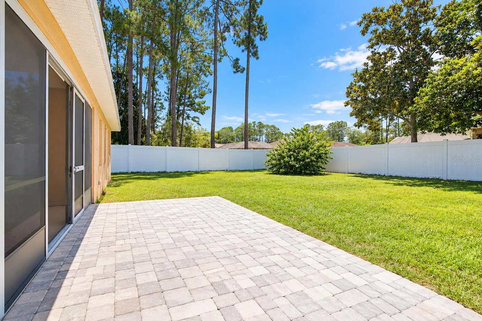 BACK YARD- VIRTUALLY STAGED
