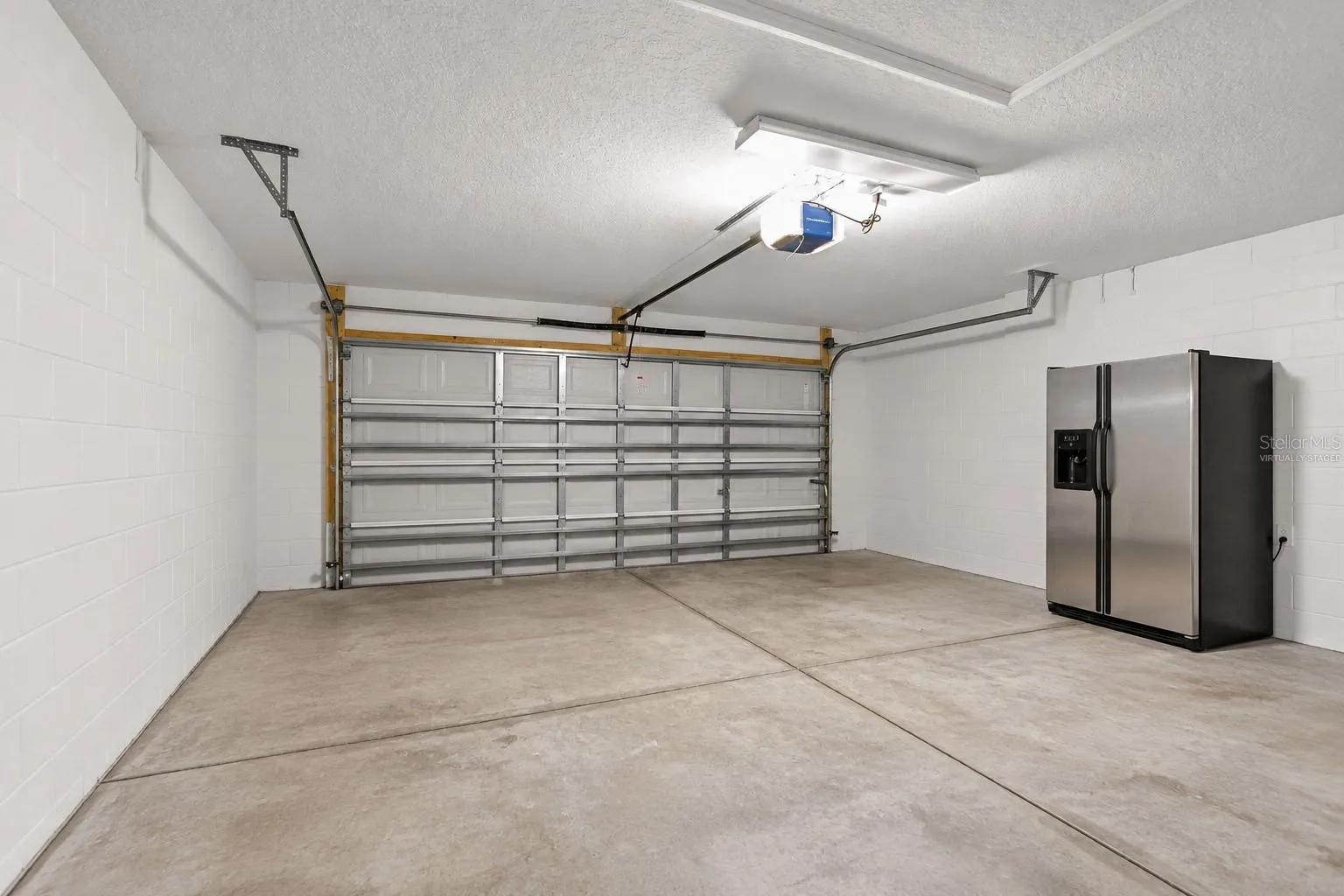 GARAGE- VIRTUALLY STAGED