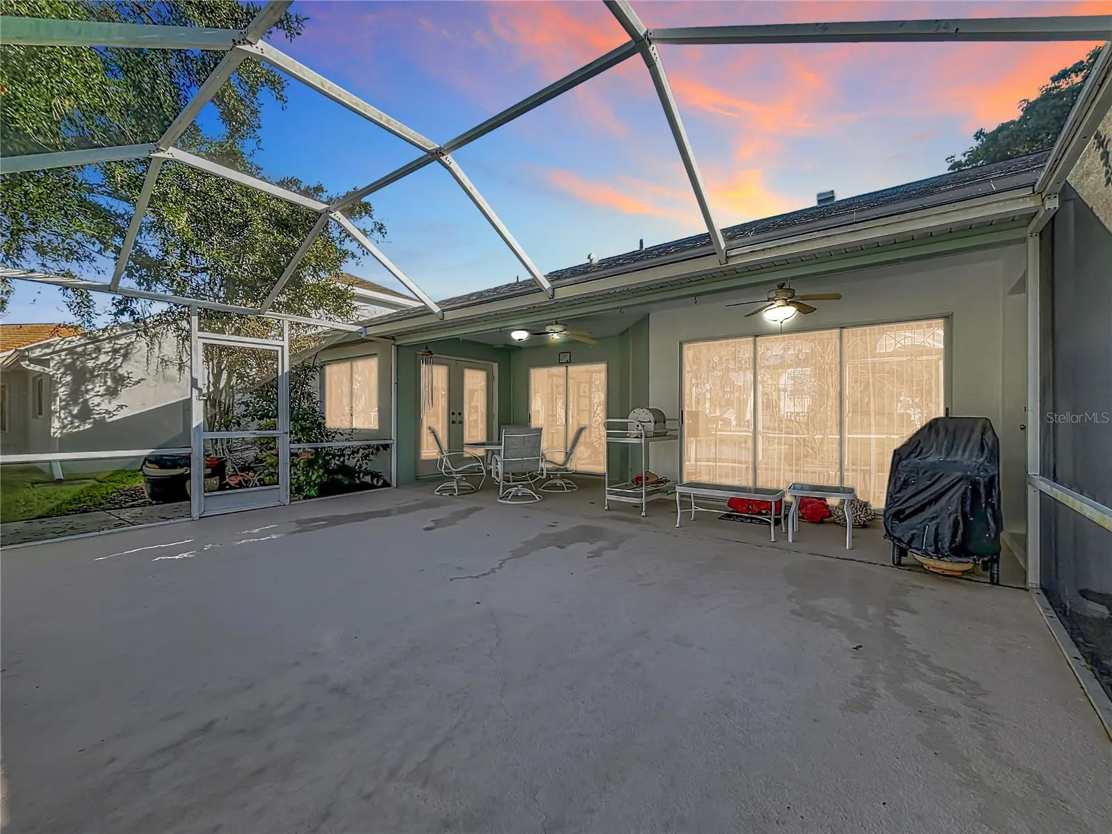 Rear Screened Patio