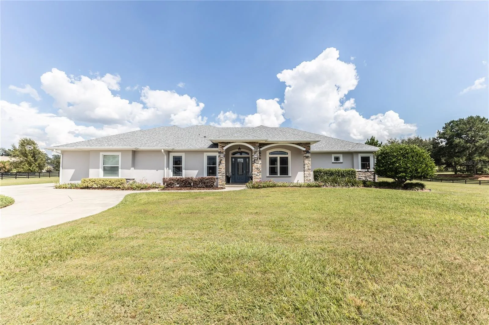 Front view of home