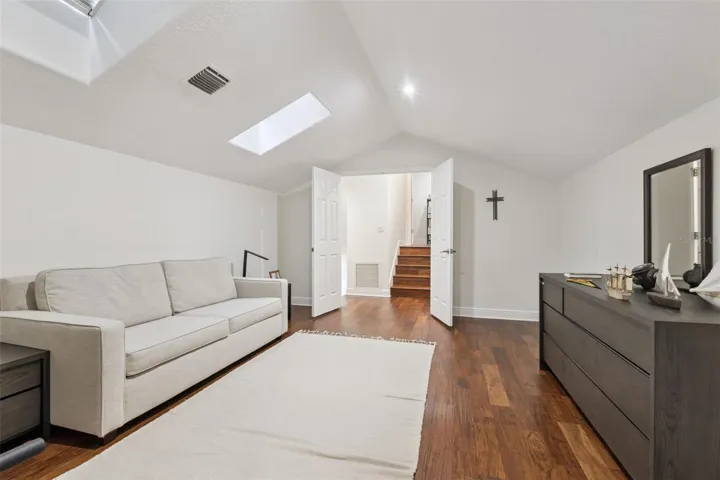 Second floor private suite - View 2.