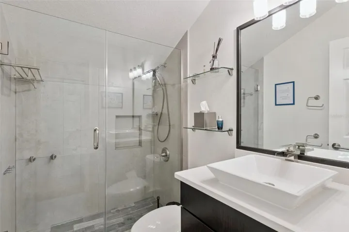 Second floor private suite - Bathroom.