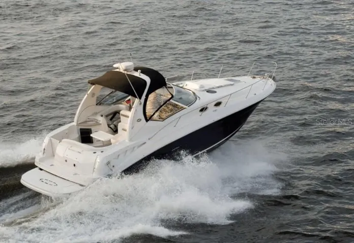 Hontoon boat ramp is 2 miles away-the perfect jump start to quick, easy days on the water!