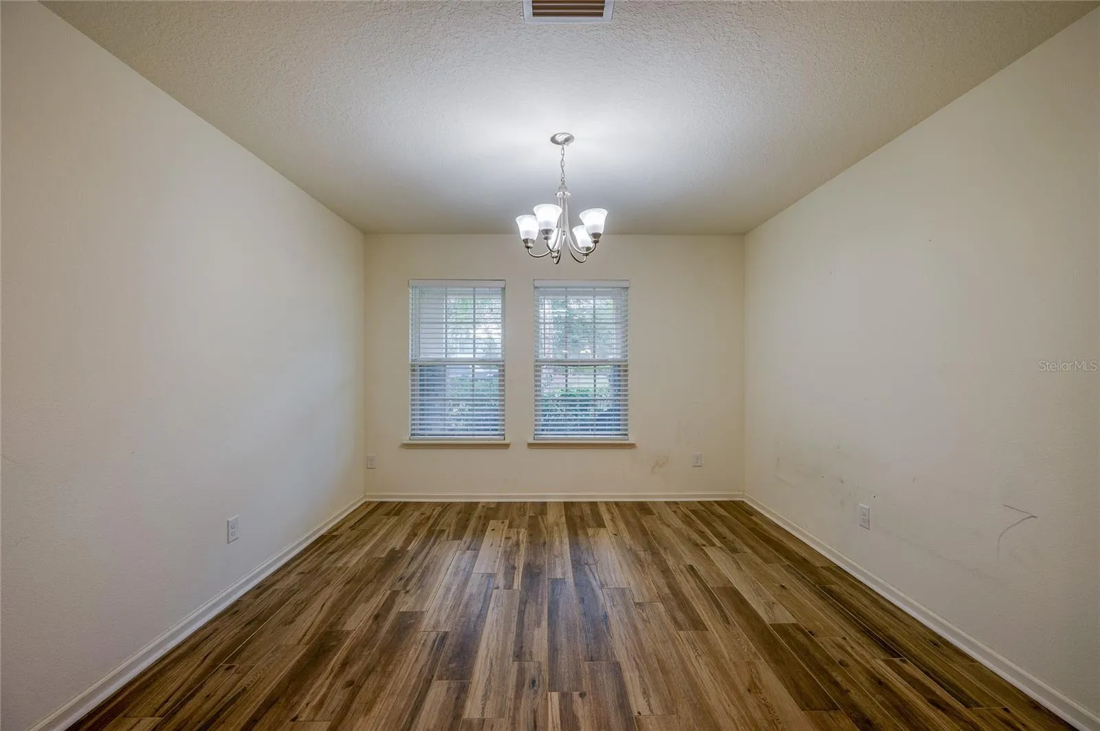 Breakfast, dining or flex room