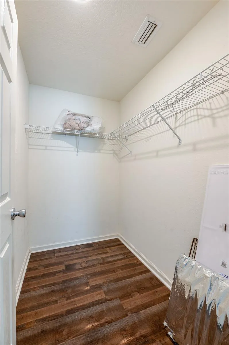Walk in closet