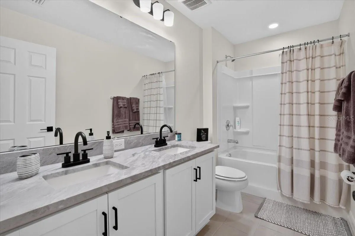 second upstairs bathroom