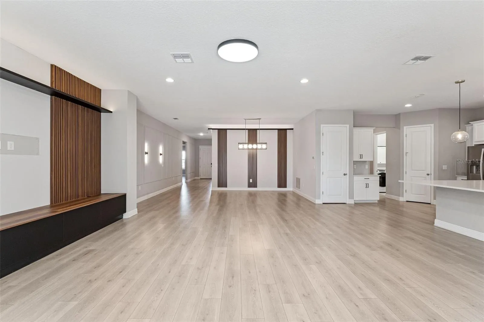Bright and open living area with plenty of natural light.