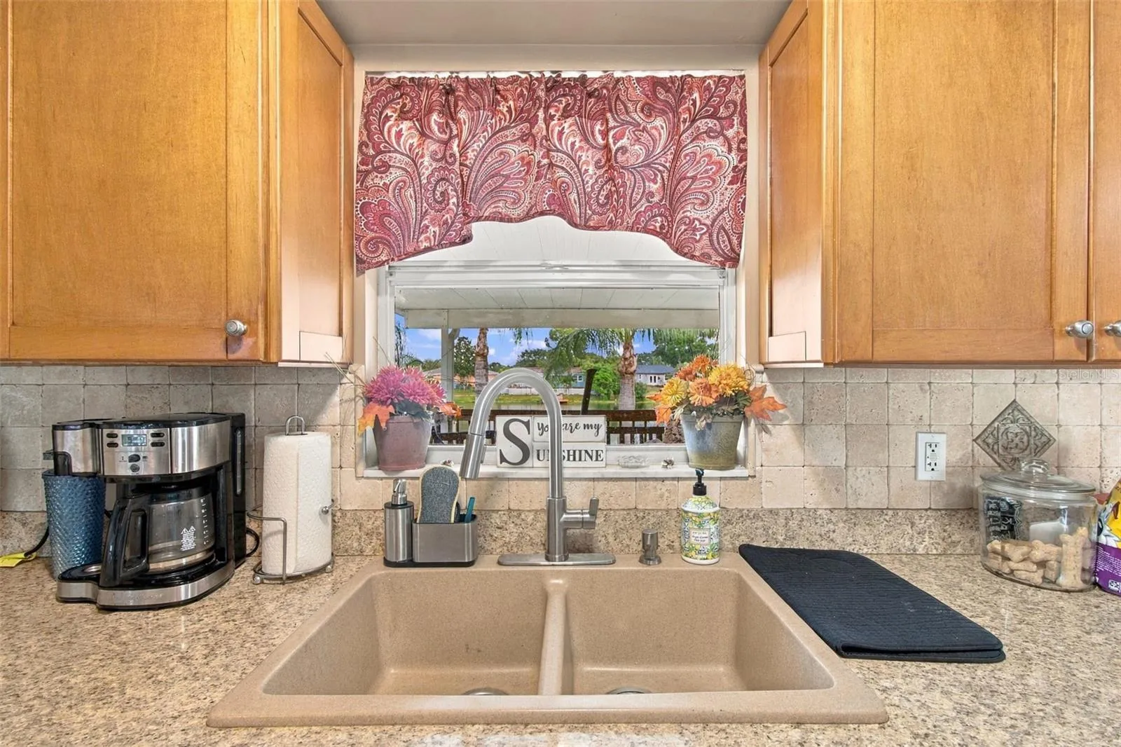Kitchen view to the lake