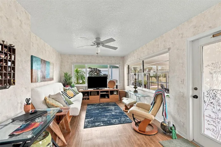 This space allows all of Florida's natural beauty to flow into the home.  No popcorn ceilings here!